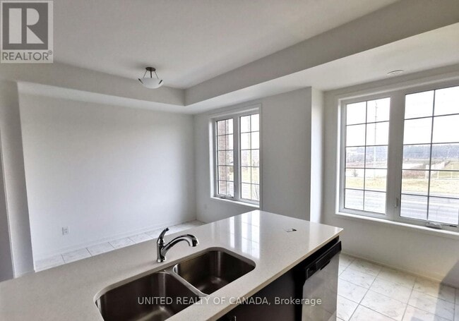 Photo - 167 Harding Park St