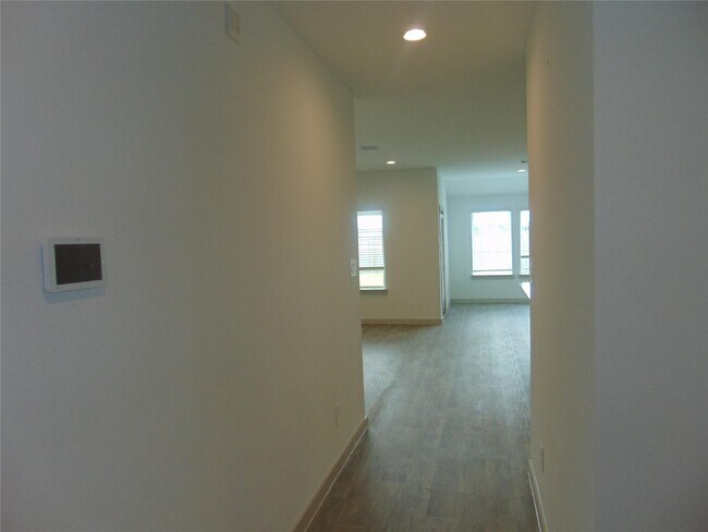 Photo - 6918 Morales Way