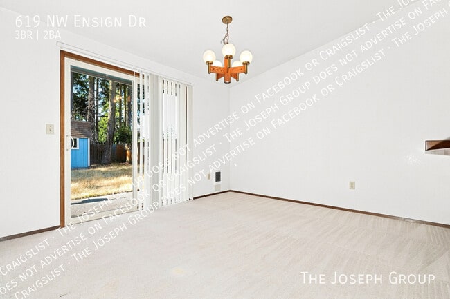 619 NW Ensign Dr
