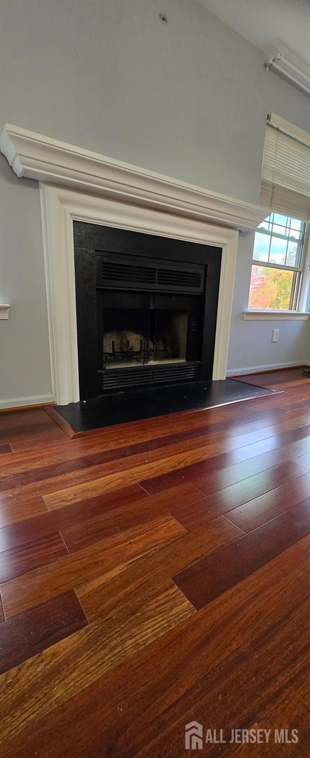 Photo - 107 Longfield Ct