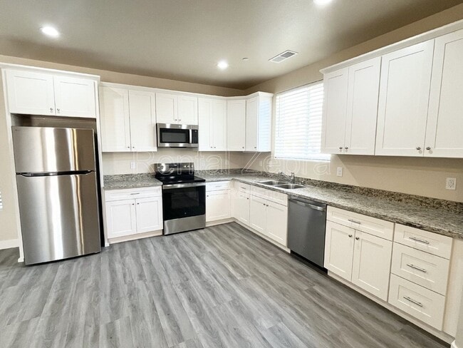 Photo - 1353 Carlsbad Dr