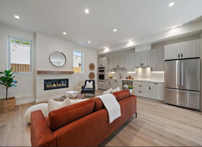 Photo - Luxurious New Townhome in South Sloan’s Lake