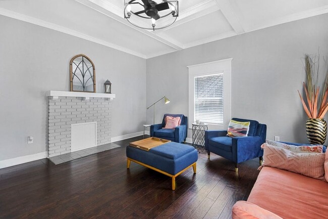 Photo - 514 W Ontario Ave SW