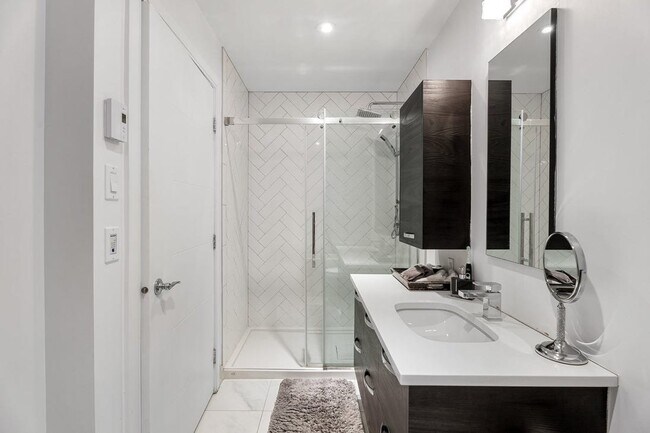 3333 Allen Pkwy Unit JU101