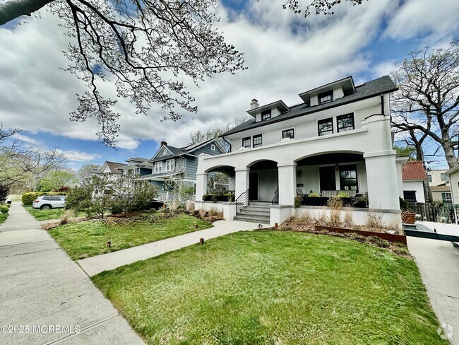 Building Photo - 703 7th Ave Rental