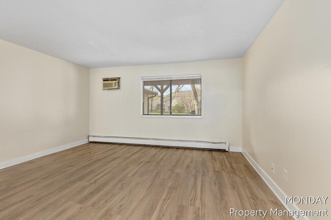 Photo - 143 Gaines St SE