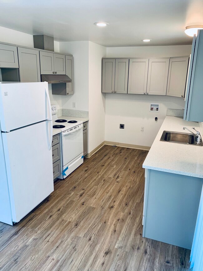 Photo - 15631 e burnside st