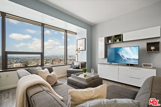 Photo - 1100 Wilshire Blvd Unit 2201