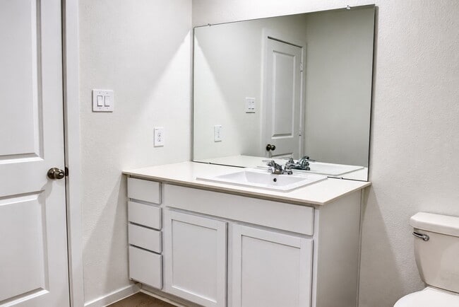 Building Photo - 14978 N Ascot Bend Cir