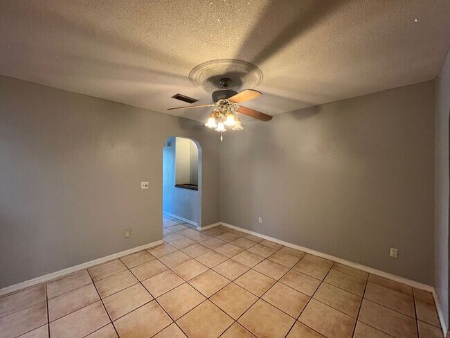 Photo - 2904 Sabal Palm Dr