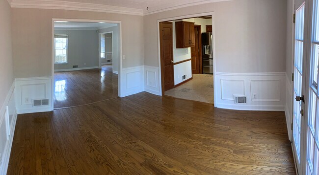 Photo - Carroll Manor