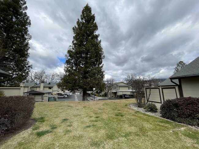 Photo - 49400 River Park Rd