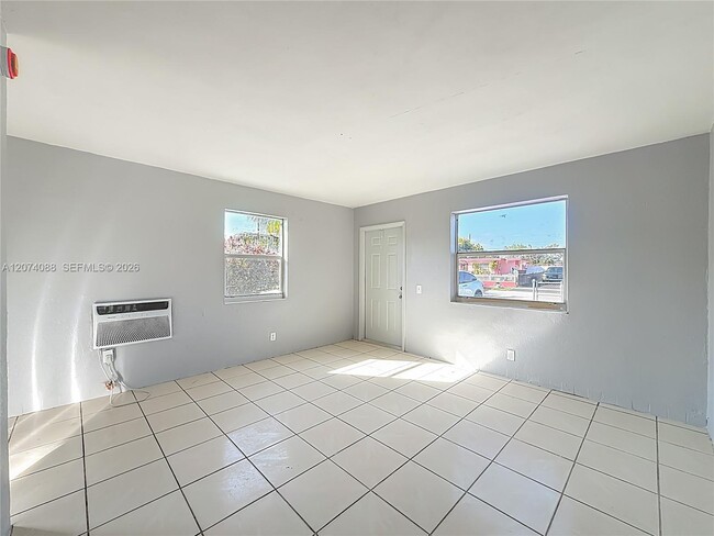 2408 NW 8th St