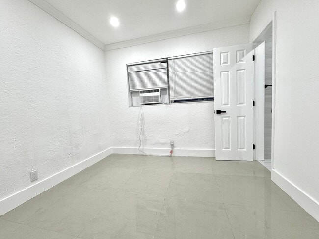 Photo - 612 NW 1st Ave