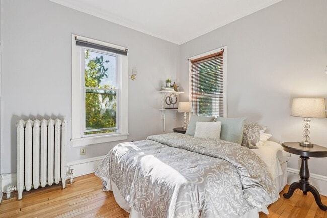 Building Photo - 4104 Bryant Ave S Unit 4104 Bryant Avenue South #202