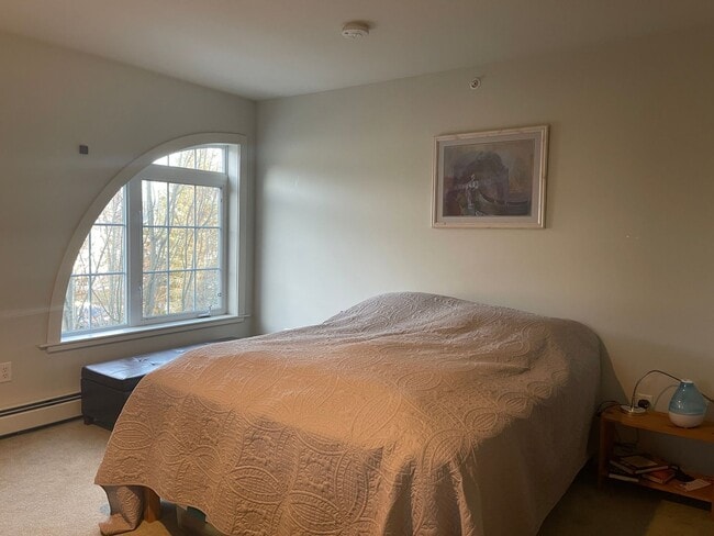 Photo - Furnished One Bedroom, 6 month lease