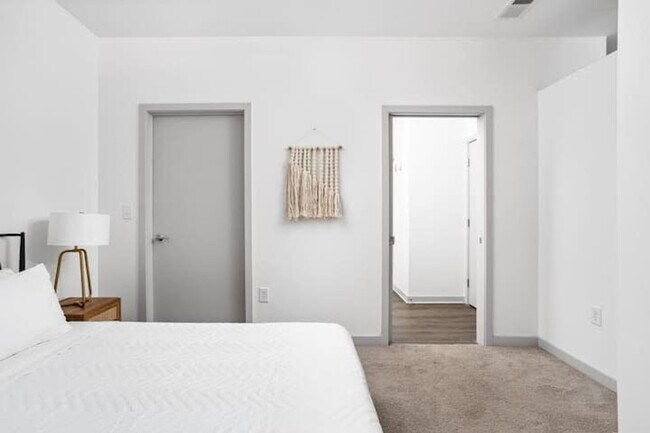 Photo - 747N N College Ave Apartamento Unidad ID1023507P