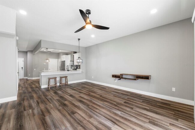 Photo - 26532 Castleview Way