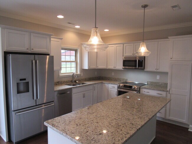 Photo - Beautiful 4-Bed, 3-Bath Bungalow in Highly Desirable Farragut!