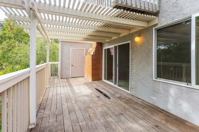 Photo - Available! Beautiful 3 Bedroom Townhome In...