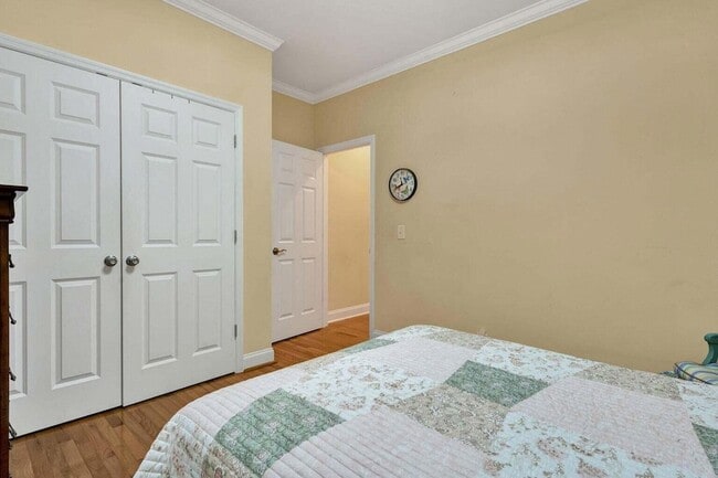 Photo - 1865 Weston Pl NW