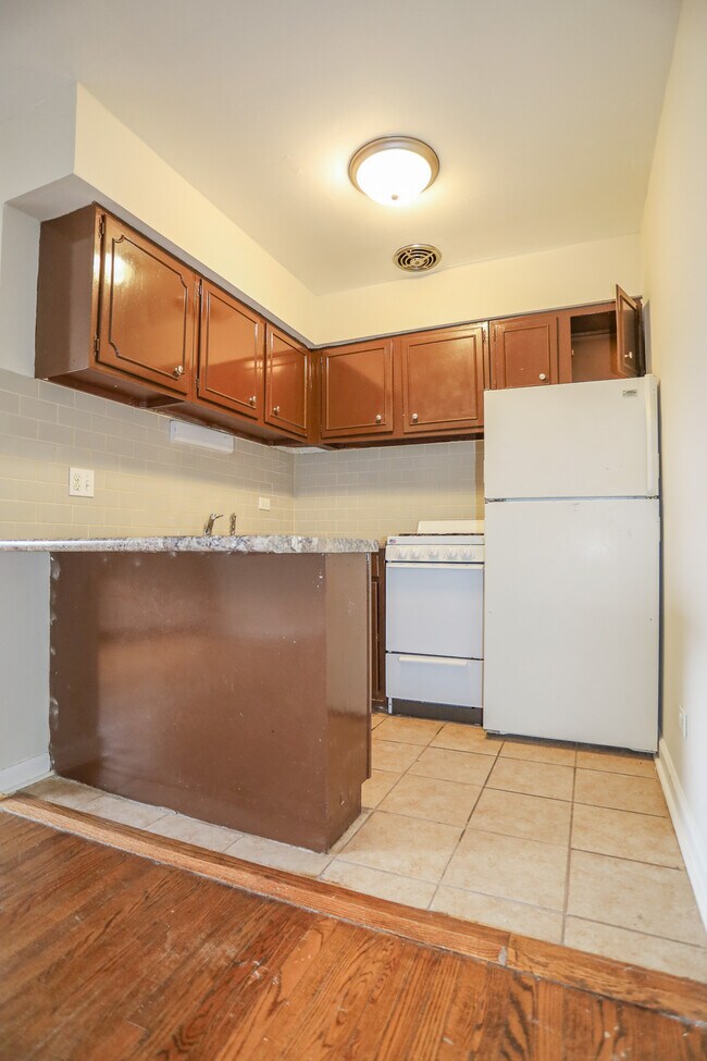 Photo - 5859 N Winthrop Ave Unit #207