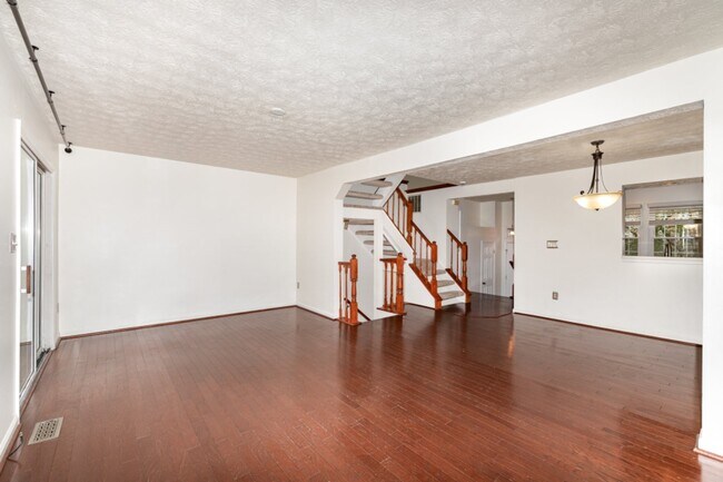 Photo - 1016 Chestnut Haven Ct