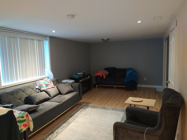 Building Photo - 1491 Goth Av Unit 1491b Goth Ave