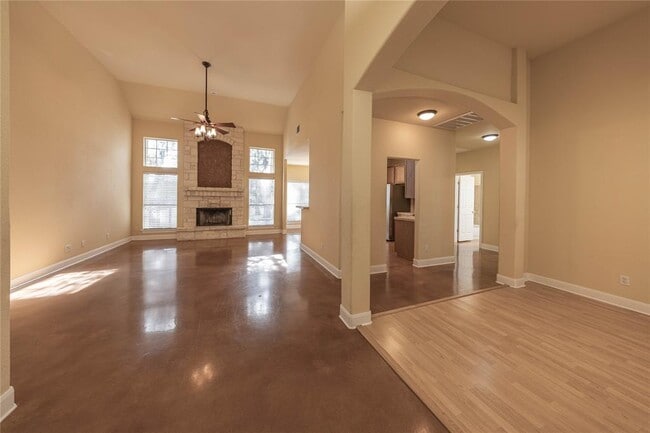 Photo - 6 Pebblebrook Ln