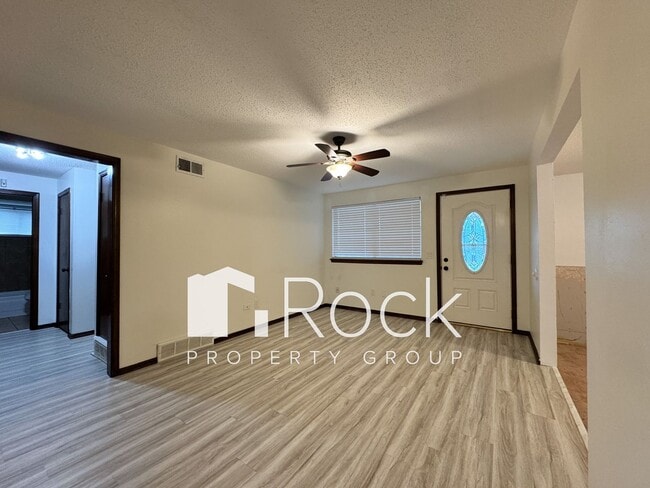 Photo - 3Bed/1Bath Home in Moore