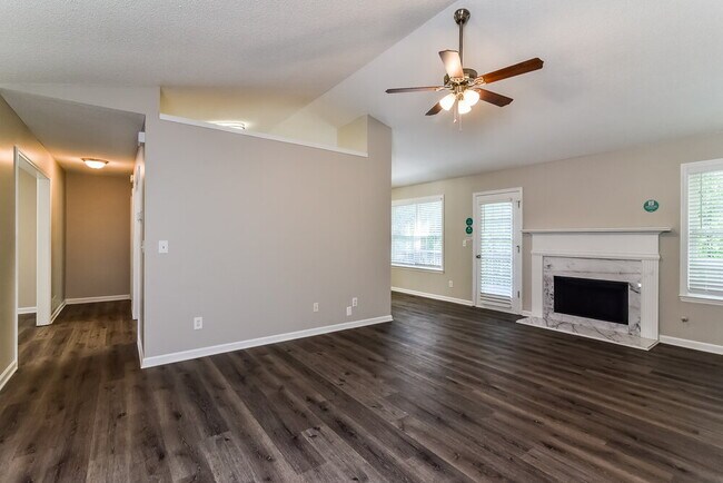 Photo - 2641 Fort Apachee Ct