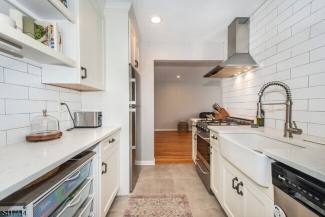 Photo - 376 Claremont Ave Unit 9