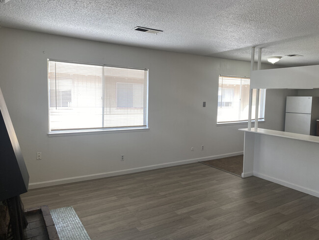 Photo - 910 F St Apartment