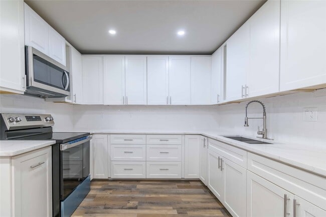 Photo - 12044 Beechnut St