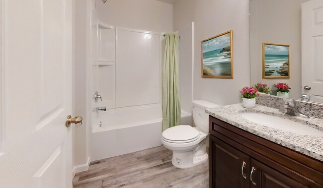 Photo - Comfortable Living, Exceptional Location !... Unit A