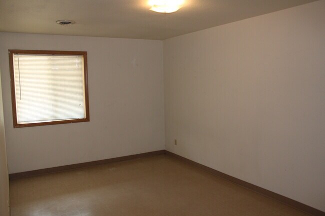 Photo - Erin Apartments