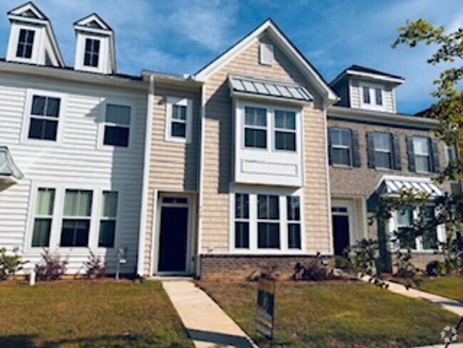 Building Photo - New 3 Bed/ 2.5 Bath Townhome Off Central A...