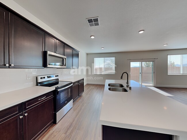 Photo - 6106 Theodore St