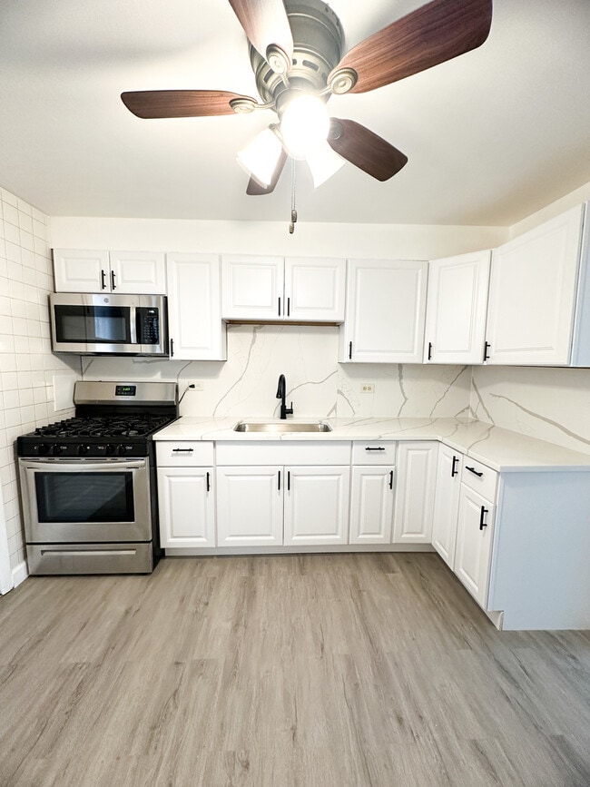 Photo - 7019 N Ridge Blvd