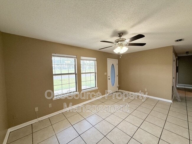 Photo - 2135 Hamilton St