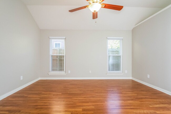 Photo - 5033 Singing Hills Dr