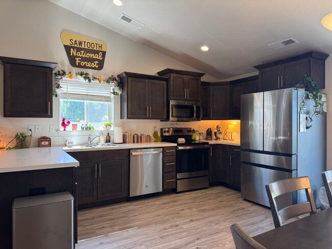Photo - 1503 White Fish Lake St