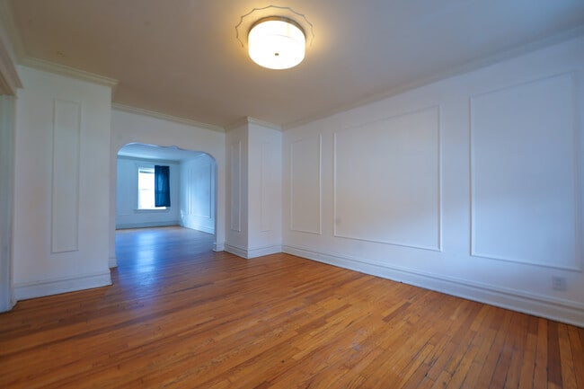 Photo - 724 Heman Ave