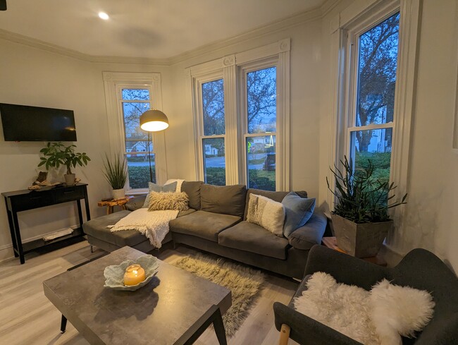 Living Room - 232 Broadway Apartments Unit B