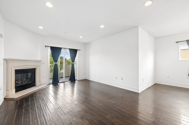 3BR, 2BA - 1,687SF - Living Room - 1409 S Westgate Ave