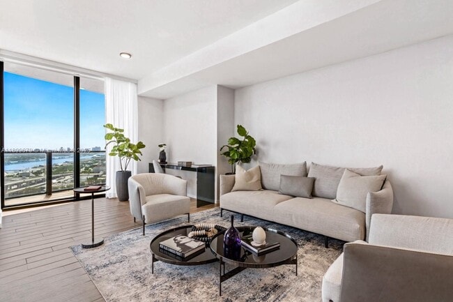 Photo - 398 NE 5th St Unidad 4409
