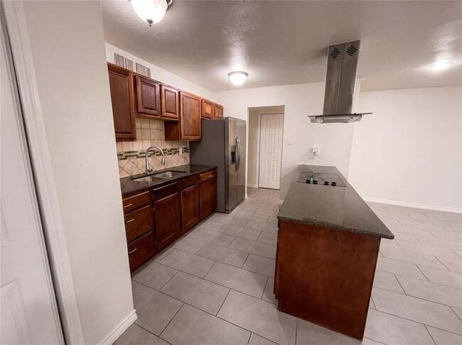 Photo - 3732 Sugarberry Dr