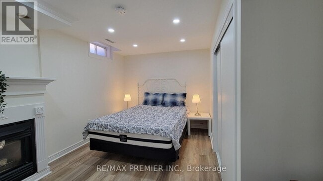 Photo - 25 Granite St