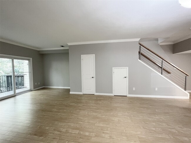 Building Photo - 1801 Stoney Brook Dr Unit 106