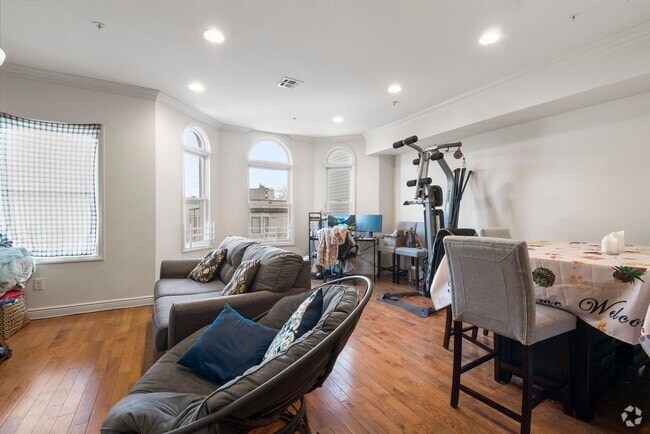 Building Photo - 1905 New York Ave Unit 3 Rental